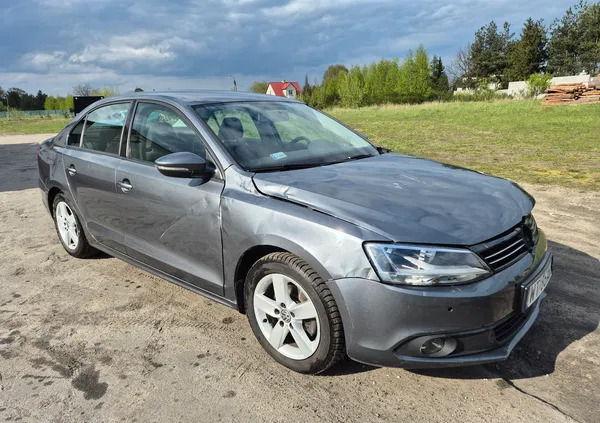 samochody osobowe Volkswagen Jetta cena 11900 przebieg: 191232, rok produkcji 2013 z Czersk